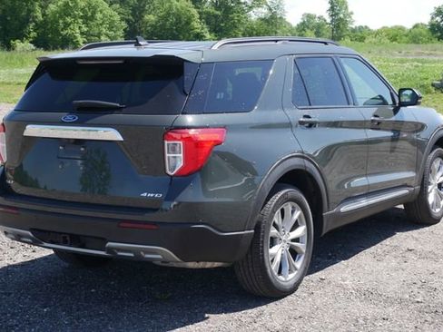 Used 2024 Ford Explorer XLT w/ Equipment Group 202A AWD/4WD image 11