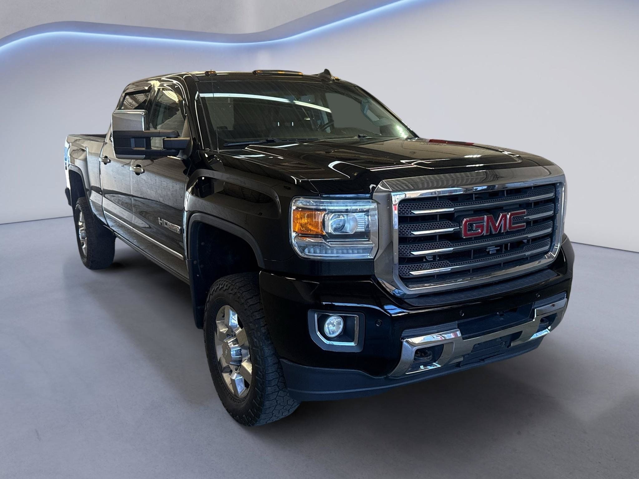 Used 2016 GMC Sierra 2500 SLT w/ All-Terrain HD Package AWD/4WD image 1