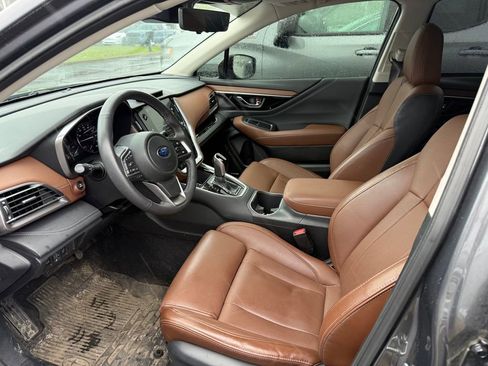 Used 2024 Subaru Outback Touring AWD/4WD image 3
