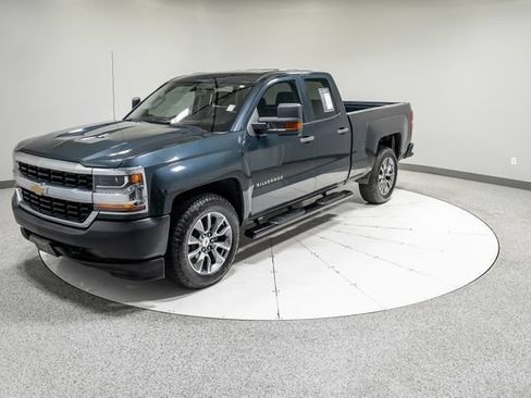 Used 2017 Chevrolet Silverado 1500 W/T AWD/4WD image 32