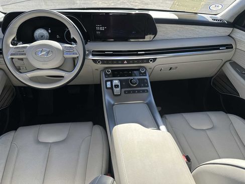 Used 2023 Hyundai Palisade Calligraphy image 10