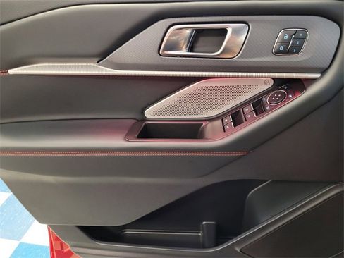 Used 2025 Ford Explorer ST image 26