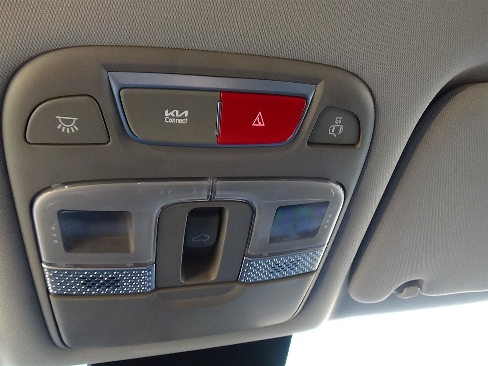 Used 2025 Kia Telluride S FWD image 33