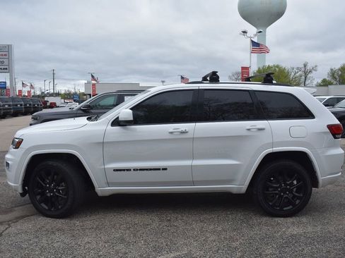 Used 2022 Jeep Grand Cherokee Laredo X AWD/4WD image 3