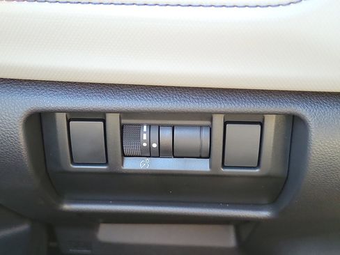 Certified 2025 Subaru Forester Premium image 26