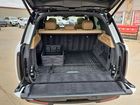 Used 2023 Land Rover Range Rover SE AWD/4WD image 7