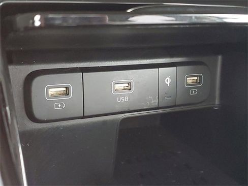 Certified 2023 Kia Sorento SX image 31