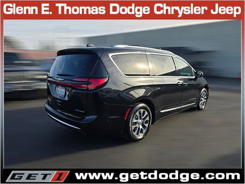 Used 2024 Chrysler Pacifica Pinnacle image 7