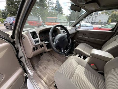 Used 2001 Nissan Frontier SE AWD/4WD image 10