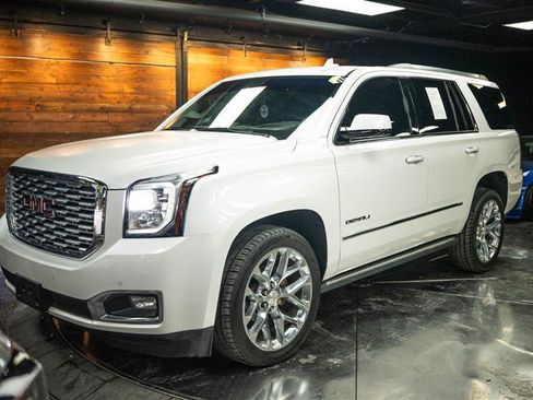 Used 2018 GMC Yukon Denali w/ Denali Ultimate Package AWD/4WD image 2