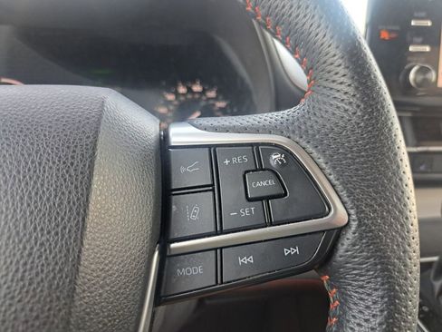 Used 2022 Toyota Sienna XSE AWD/4WD image 14