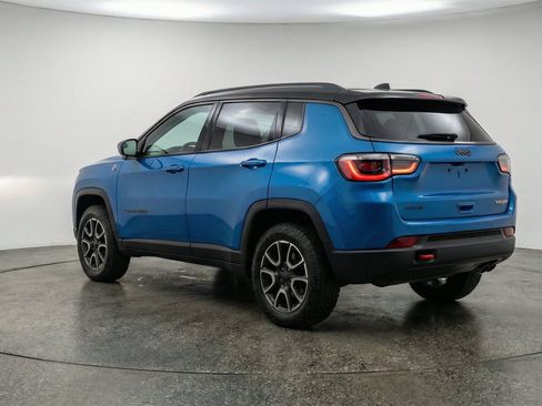 Used 2025 Jeep Compass Trailhawk AWD/4WD image 6