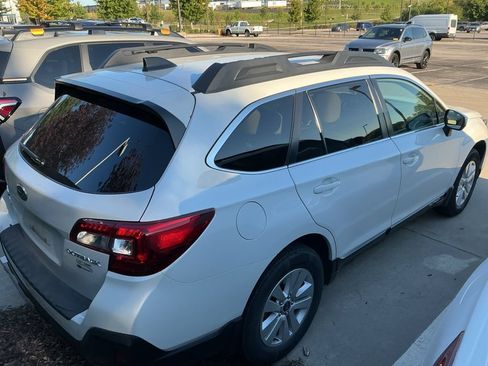Used 2019 Subaru Outback 2.5i Premium AWD/4WD image 6