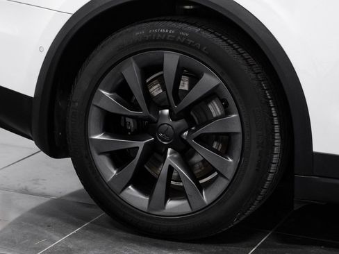 Used 2022 Tesla Model X image 44