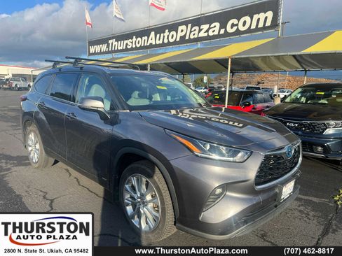 Used 2022 Toyota Highlander Limited image 1