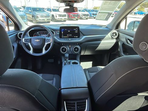 Used 2025 Chevrolet Blazer LT image 25