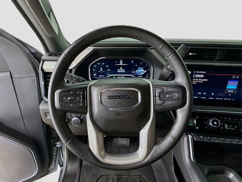 Used 2024 GMC Sierra 3500 Denali w/ Technology Package image 11