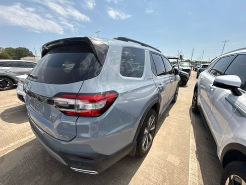 Used 2025 Honda Pilot Elite image 6