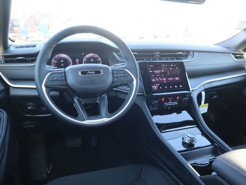 New 2026 Jeep Grand Cherokee Laredo image 2