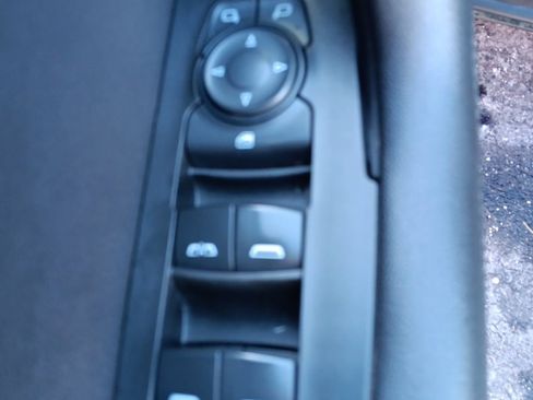 Used 2019 Chevrolet Blazer LT image 6