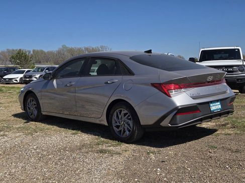 New 2026 Hyundai Elantra Blue image 3