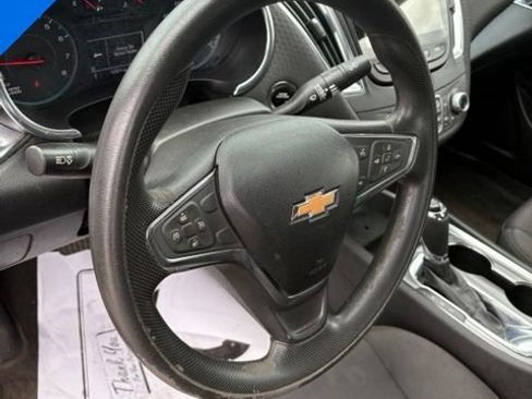 Used 2019 Chevrolet Malibu LT FWD image 16