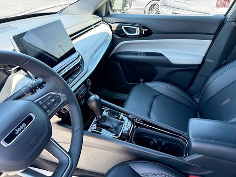 Used 2026 Jeep Compass Limited image 26