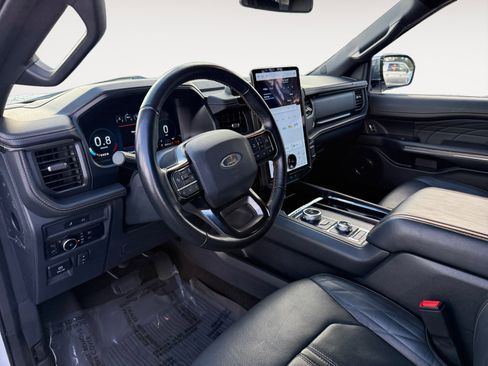 Certified 2023 Ford Expedition Platinum image 15
