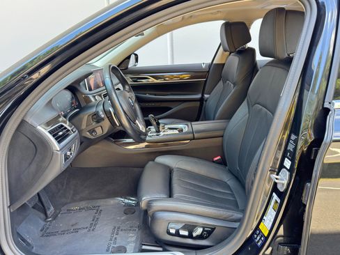 Used 2021 BMW 740i xDrive AWD/4WD image 16