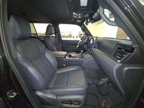 Used 2026 Lexus GX 550 w/ Accessory Package (2T) AWD/4WD image 9