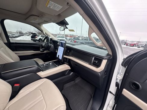 Certified 2024 Ford Expedition Max Platinum image 21