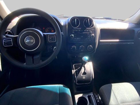 Used 2017 Jeep Patriot Sport AWD/4WD image 16