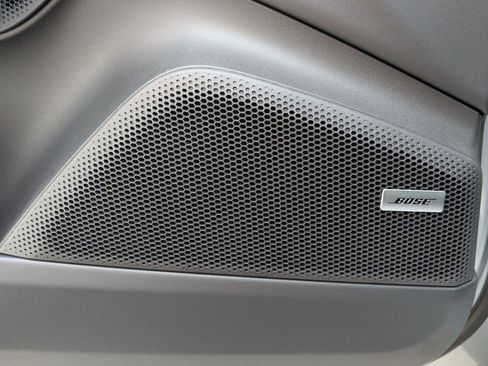 New 2026 Porsche Macan Electric RWD image 14