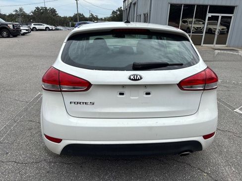 Used 2017 Kia Forte LX image 8