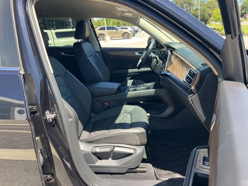 Certified 2026 Volkswagen Atlas SE FWD image 31