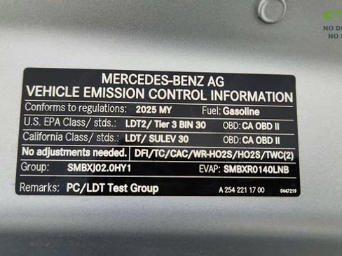 Used 2025 Mercedes-Benz GLC 300 4MATIC image 62