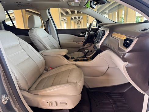 Used 2018 GMC Acadia Denali w/ Technology Package FWD image 31