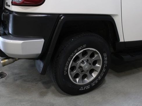 Used 2013 Toyota FJ Cruiser 4WD w/ Upgrade Pkg image 25