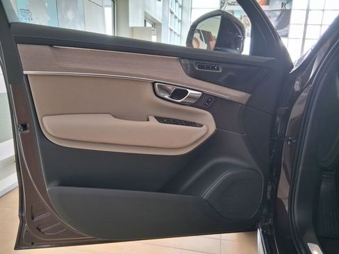 New 2026 Volvo XC90 B6 Plus w/ Protection Package Premier AWD/4WD image 13