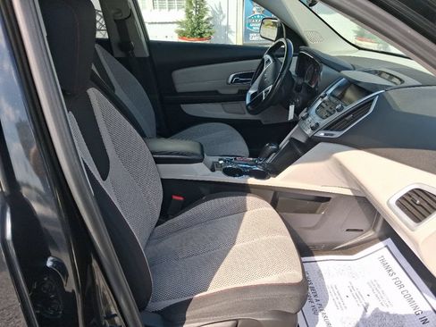 Used 2017 GMC Terrain SLE w/ Technology Package AWD/4WD image 12