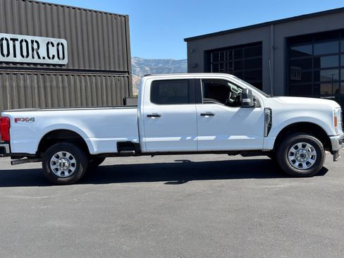 Used 2023 Ford F350 XLT w/ FX4 Off-Road Package AWD/4WD image 3