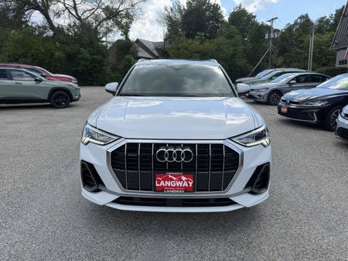 Used 2024 Audi Q3 2.0T Premium w/ Convenience Package AWD/4WD image 2