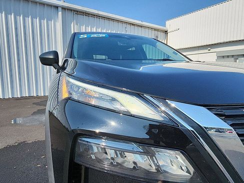 Used 2023 Nissan Rogue S image 12