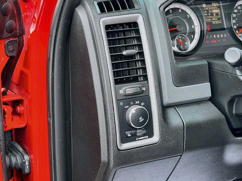 Used 2019 RAM 1500 Express w/ Express Value Package AWD/4WD image 10