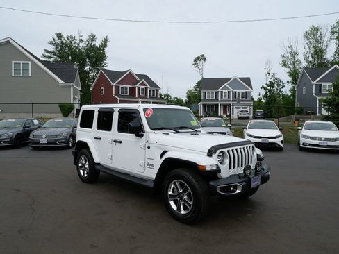 Used 2019 Jeep Wrangler Unlimited Sahara AWD/4WD image 2