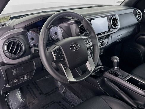 Used 2021 Toyota Tacoma TRD Off-Road w/ TRD Premium Off Road Package image 9