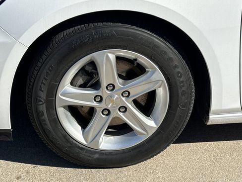 Used 2023 Chevrolet Malibu LS image 12