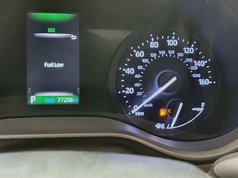 Used 2021 Toyota Sienna XLE w/ XLE Plus Package FWD image 12