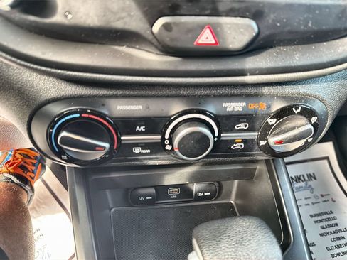 Used 2025 Kia Soul LX w/ LX Technology Package FWD image 20