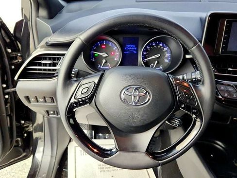 Used 2018 Toyota C-HR XLE FWD image 13